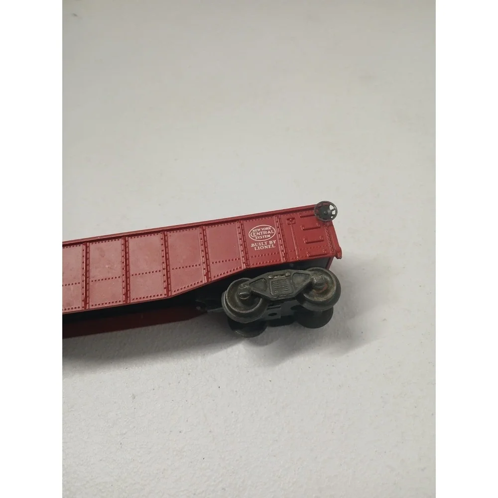 Lionel dirt dust